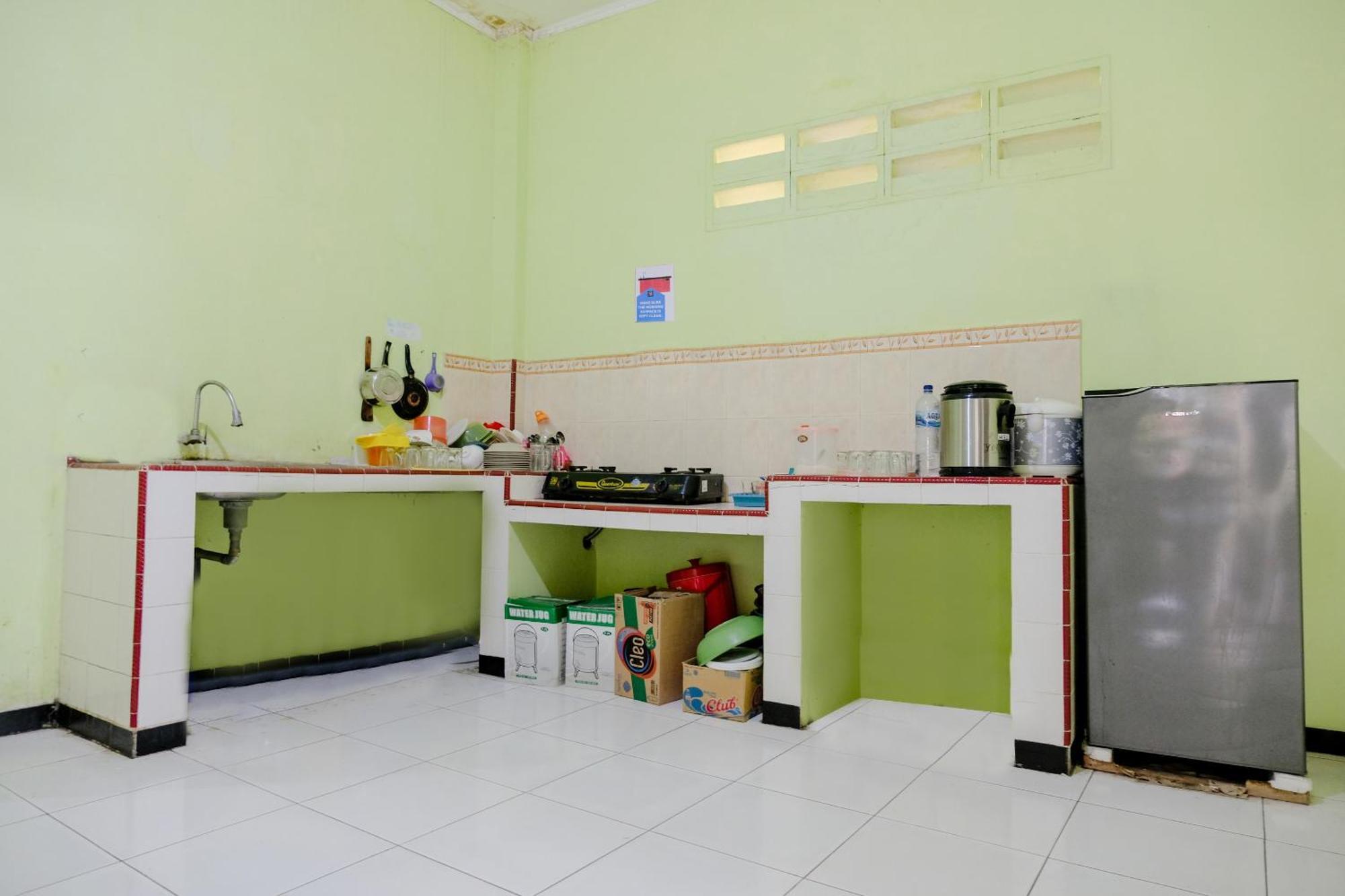 Oyo Life 2508 Alba Suites Homestay Syariah Tulungagung Exterior foto